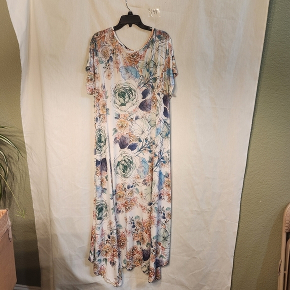 Floral Midi Dress - Picture 2 of 3